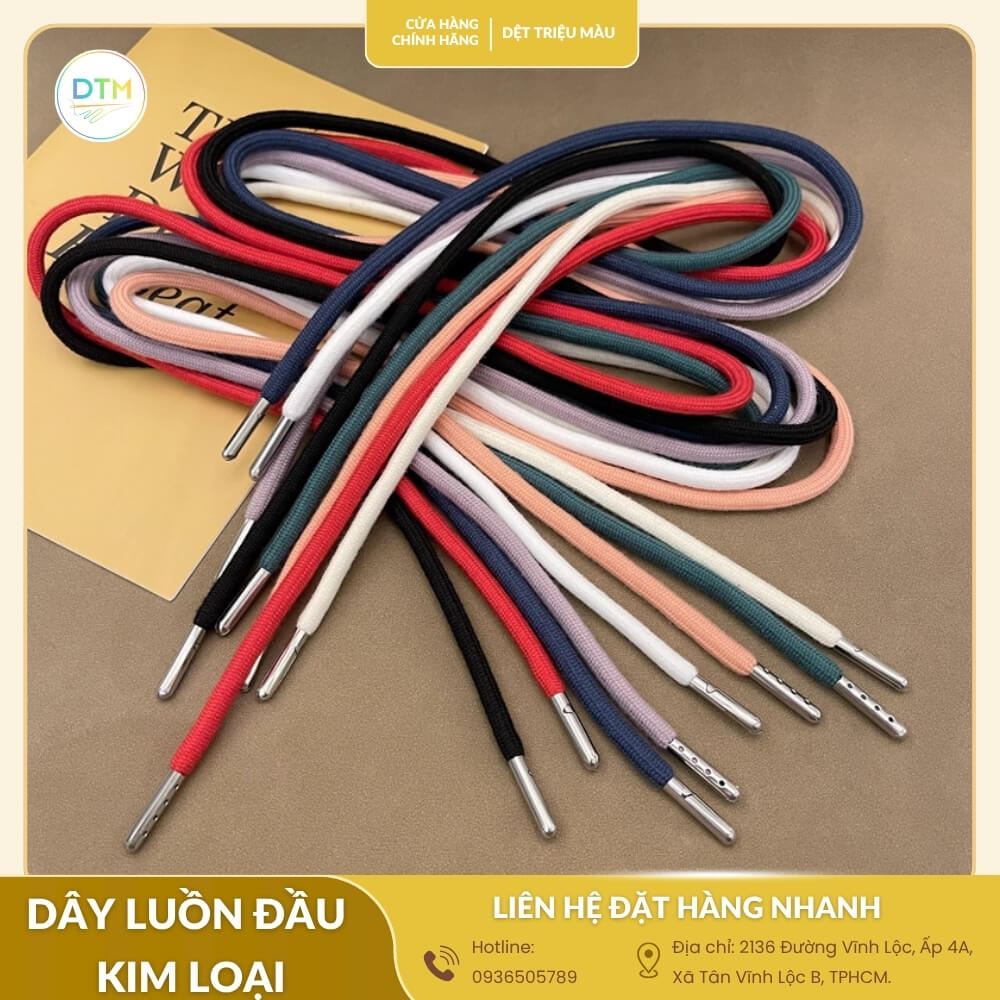 Bộ sưu tập dây luồn đầu kim loại nhiều màu sắc, chất liệu vải mềm mại kết hợp đầu kim loại chắc chắn, mang lại phong cách đa dạng cho giày.