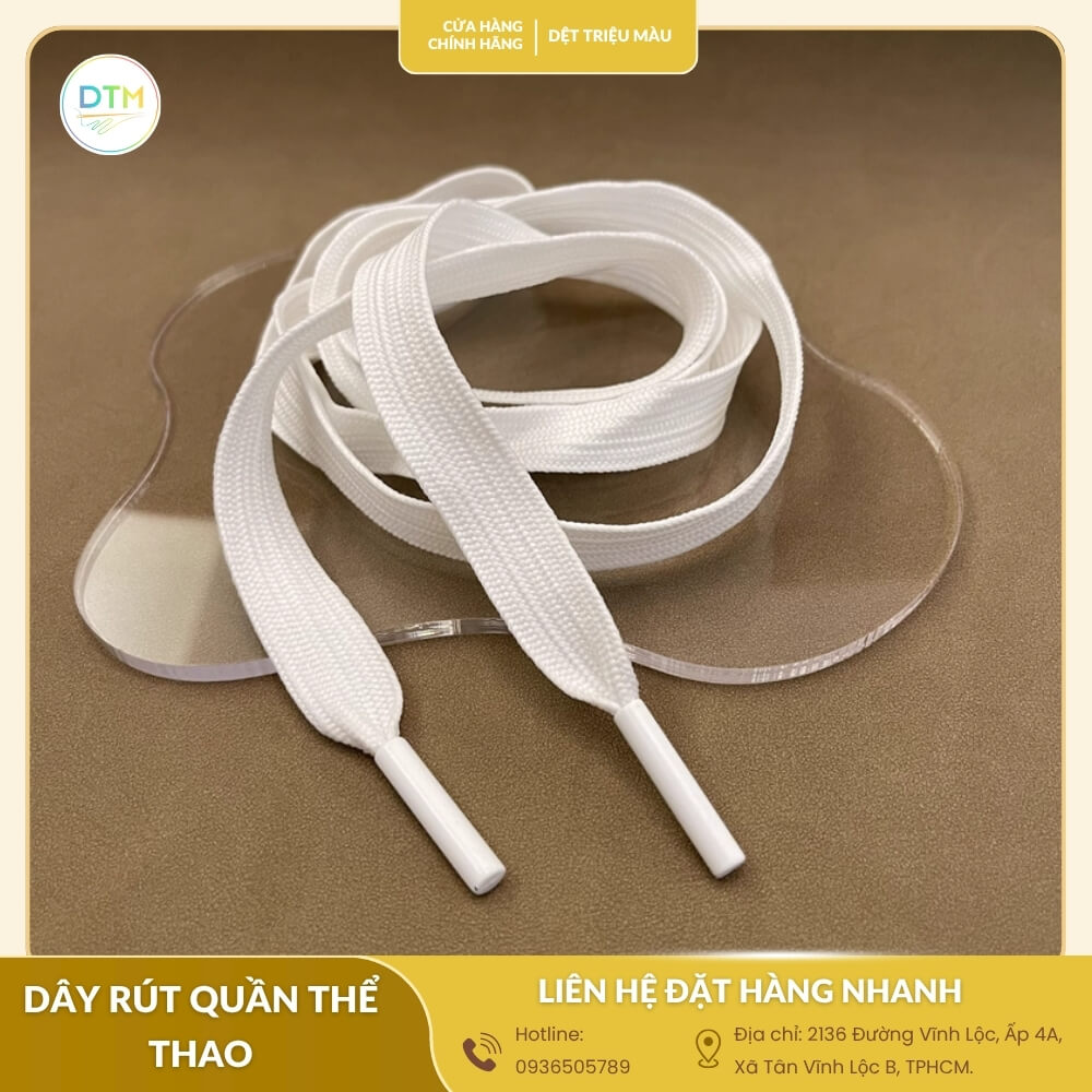 Dây rút quần thể thao màu trắng bản dẹp, chất liệu polyester bền, chống xù, giữ form tốt khi vận động.